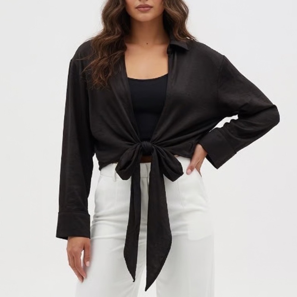 Aakaa Black Long Sleeve Tie Front Collared Crop Top Size Large
